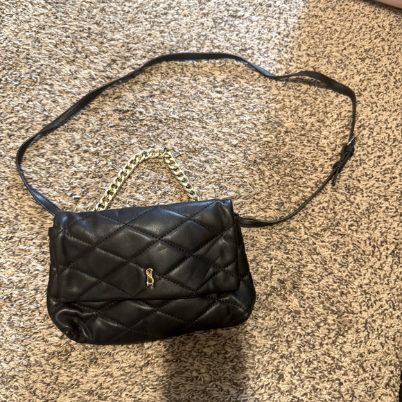 Steve Madden Handbags - Steve Madden Black Quilted Crossbody/Shoulder Bag